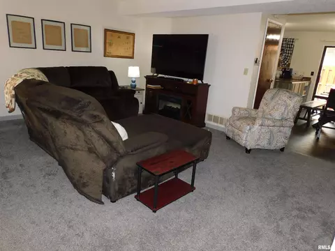 13 Juniper Ln, Springfield, IL 62704 photo 3