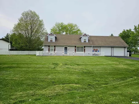 701 N Allen Dr, Athens, IL 62613