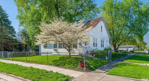 1201 Delavan St, Lincoln, IL 62656