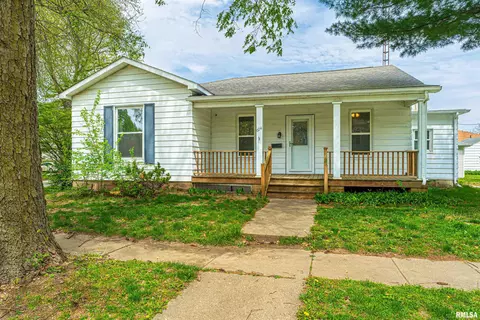 604 Lincoln Ave, Lincoln, IL 62656