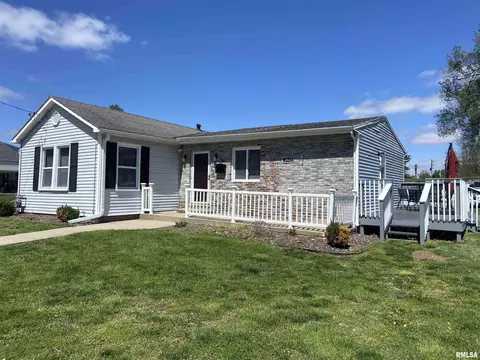 1421 Lind St, Quincy, IL 62301