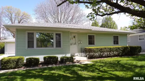 26 Babiak Ln, Springfield, IL 62702