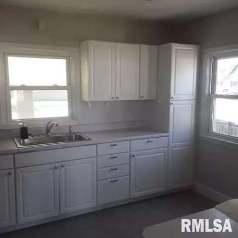 3316 S 4th St, Springfield, IL 62703 photo 5