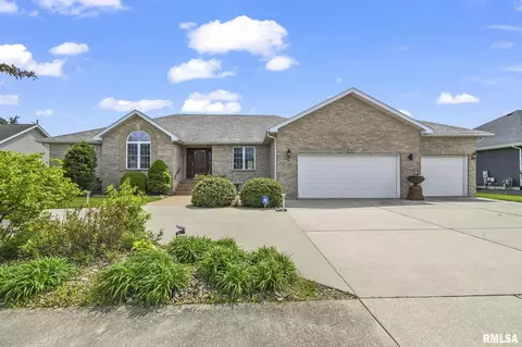 3508 Deer Run Dr, Springfield, IL 62711