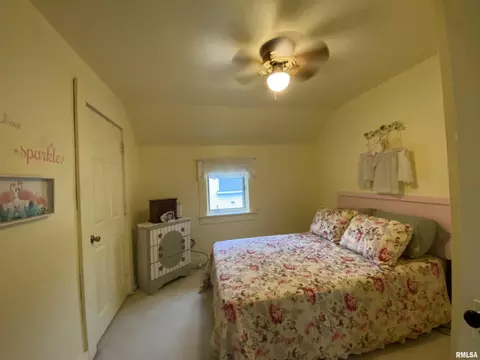 Bedroom - 216 W Elliott St, Springfield, IL 62702 photo 5 of 6