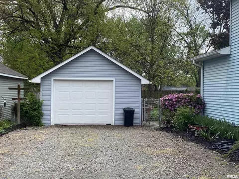 Exterior - 216 W Elliott St, Springfield, IL 62702 photo 12 of 12
