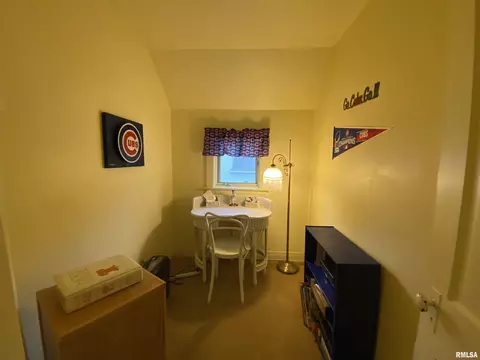 Bedroom - 216 W Elliott St, Springfield, IL 62702 photo 6 of 6