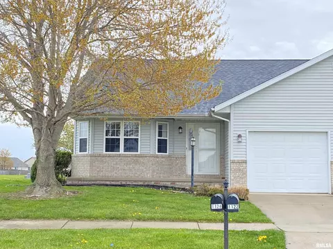 1124 Ptarmigan Dr, Chatham, IL 62629