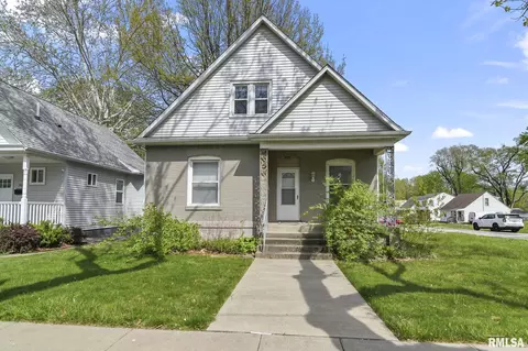 906 N Walnut St, Springfield, IL 62702