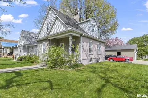 906 N Walnut St, Springfield, IL 62702 photo 3