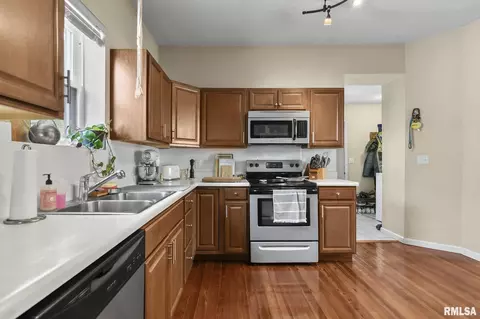 906 N Walnut St, Springfield, IL 62702 photo 13