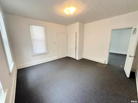 816 S 13th St, Springfield, IL 62703 photo 4