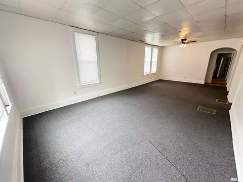 816 S 13th St, Springfield, IL 62703 photo 2