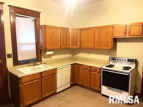 1210 N 6th St, Springfield, IL 62702 photo 6