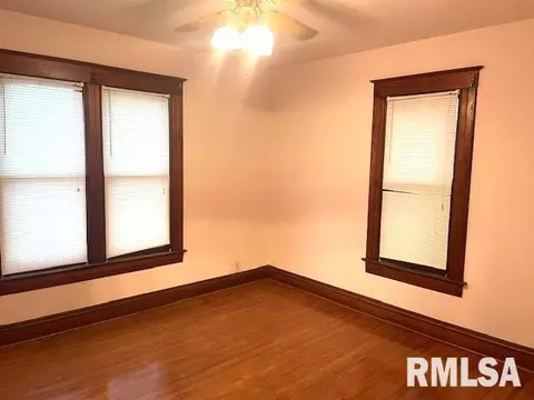 1210 N 6th St, Springfield, IL 62702 photo 8