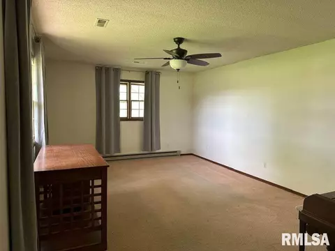 412 Hickman Rd, Camp Point, IL 62320 photo 4