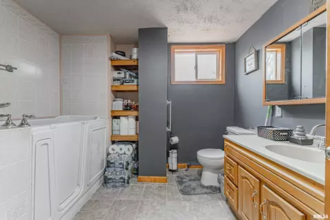 207 Main St, Middletown, IL 62666 photo 7