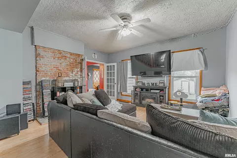 207 Main St, Middletown, IL 62666 photo 17