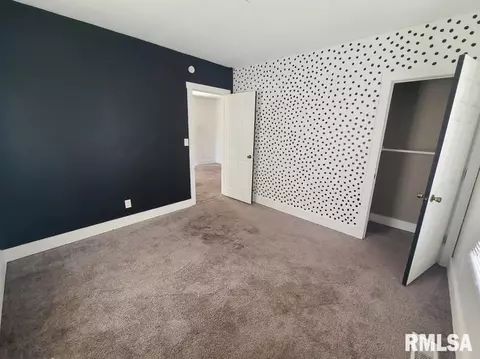 318 N Monroe St, Macomb, IL 61455 photo 8