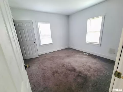 318 N Monroe St, Macomb, IL 61455 photo 7