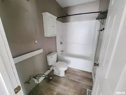 318 N Monroe St, Macomb, IL 61455 photo 10
