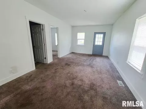318 N Monroe St, Macomb, IL 61455 photo 6