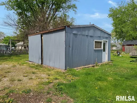 318 N Monroe St, Macomb, IL 61455 photo 11