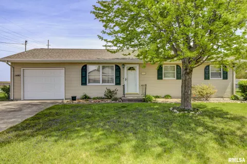 1436 N Lincoln Ave, Taylorville, IL 62568