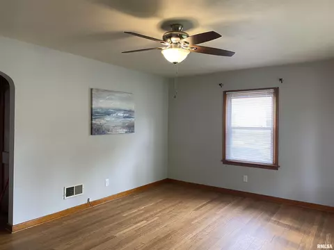 5 Evergreen Ct, Springfield, IL 62704 photo 3