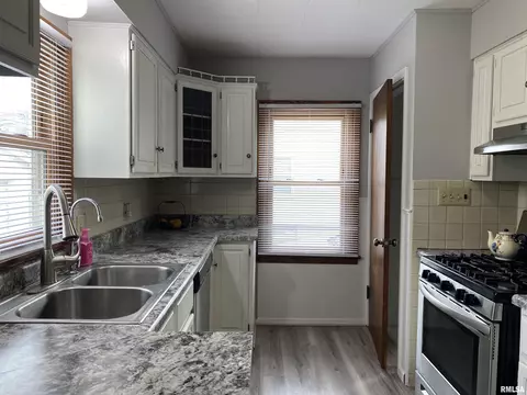 5 Evergreen Ct, Springfield, IL 62704 photo 8