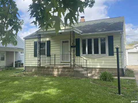 5 Evergreen Ct, Springfield, IL 62704