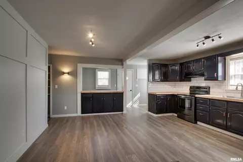 216 Smith St, Ursa, IL 62376 photo 3