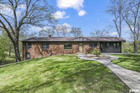 33 W Hazel Dell Ln, Springfield, IL 62703