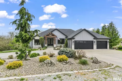 1808 Ballycastle Rd, Petersburg, IL 62675