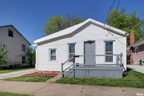 129 N 14th St, Quincy, IL 62301