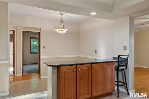 Entry Way - 3501 W Iles Ave, Springfield, IL 62711 photo 1 of 4