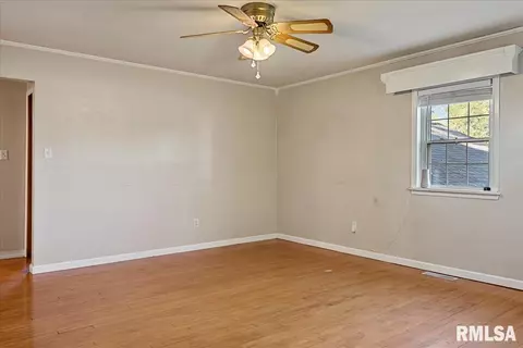 Living - 3501 W Iles Ave, Springfield, IL 62711 photo 1 of 4