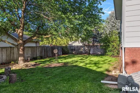 Exterior - 3501 W Iles Ave, Springfield, IL 62711 photo 4 of 10
