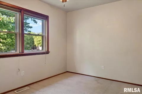 Bedroom - 3501 W Iles Ave, Springfield, IL 62711 photo 4 of 7