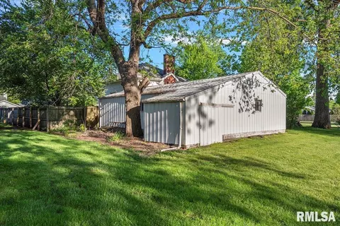Exterior - 3501 W Iles Ave, Springfield, IL 62711 photo 9 of 10