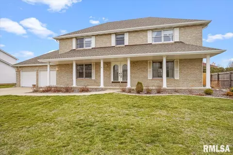 525 Gatlinburg Dr, Chatham, IL 62629