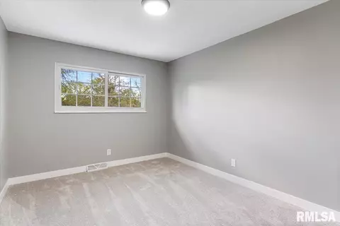 90 Andover Dr, Springfield, IL 62704 photo 17
