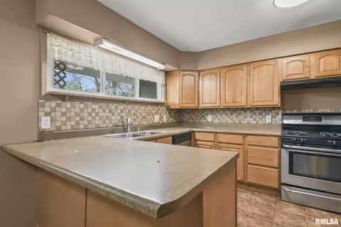 110 Sumner Ln, Springfield, IL 62707 photo 8