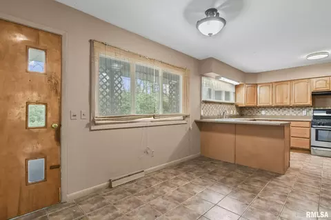 110 Sumner Ln, Springfield, IL 62707 photo 4