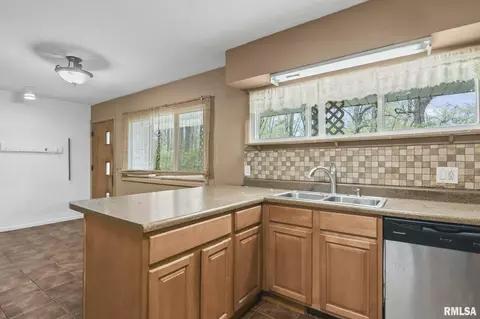 110 Sumner Ln, Springfield, IL 62707 photo 9