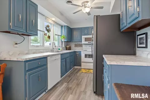 100 Brookside Pl, Springfield, IL 62704 photo 9