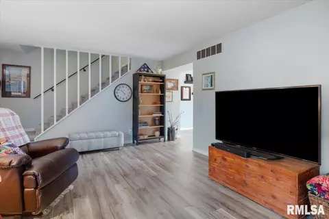 100 Brookside Pl, Springfield, IL 62704 photo 7