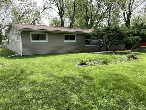 13530 Bab Rd, Auburn, IL 62615