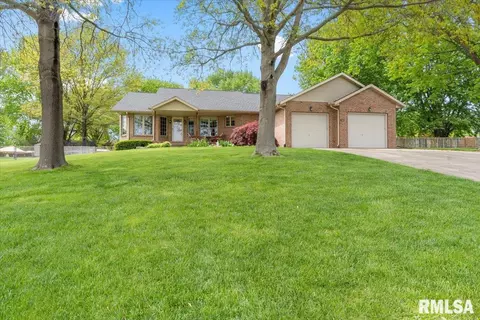 63 Covered Bridge Acres Rd, Glenarm, IL 62536