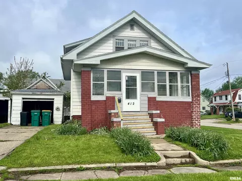 412 Locust St, Galesburg, IL 61401
